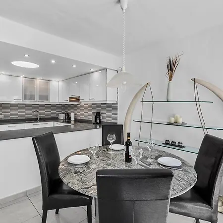 빌라 Peaceful Private Terrace & Views *