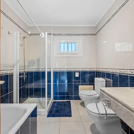 Sea View Villa, Pool & 2 Min To