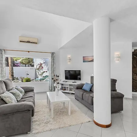 Sea View Villa, Pool & 2 Min To Villa Costa Teguise